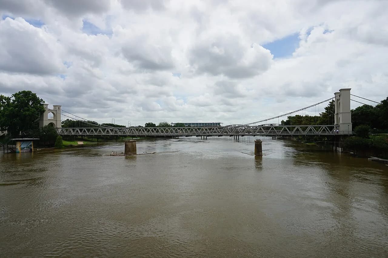 Waco Suspension Bridge over the Brazos River, 2016.