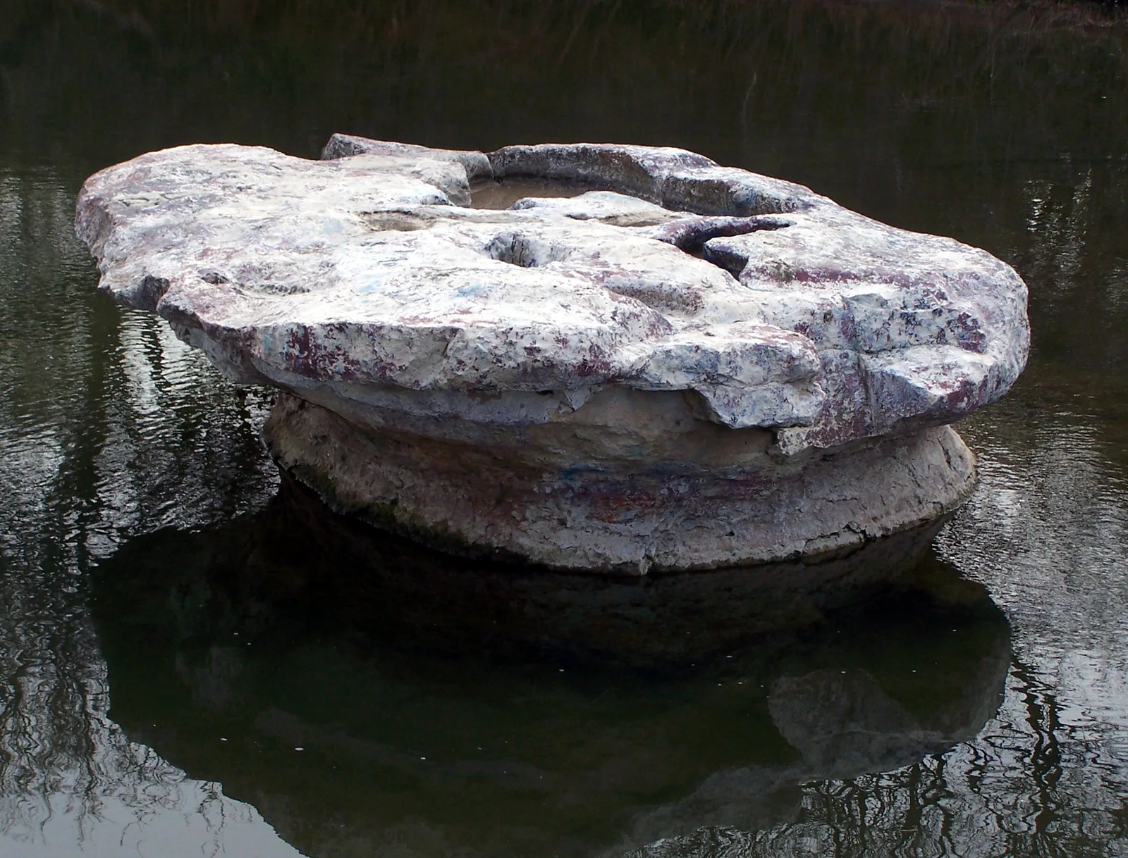 Round Rock's namesake rock in Brushy Creek, 2006.